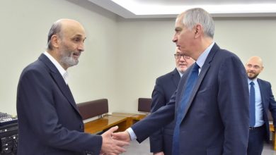 رئيس حزب القوات اللبنانية سمير جعجع والسفير الفرنسي هيرفيه ماغرو