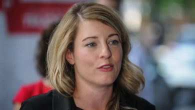 وزيرة الخارجية الكندية ميلاني جولي