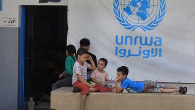 بريطانيا تطالب إسرائيل بعدم حظر نشاط الأونروا