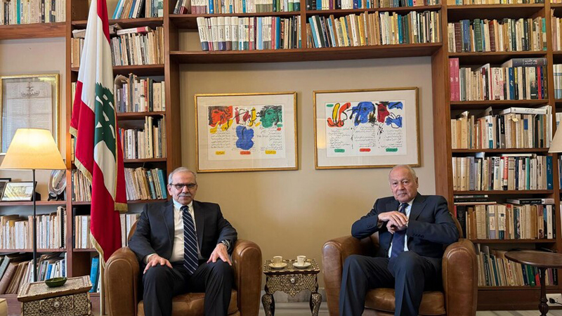 الأمين العام للجامعة العربية أحمد أبو الغيط يلتقي رئيس الحكومة اللبنانية نواف سلام
