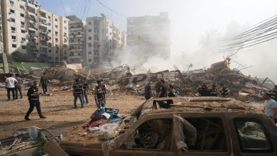 انهيار مبنى متضرر في الجاموس