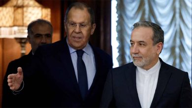 وزير الخارجية سيرغي لافروف ونظيره الإيراني عباس عراقجي