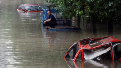 مياه تغمر طرقا في الصين بعد هطول أمطار غزيرة في بكين