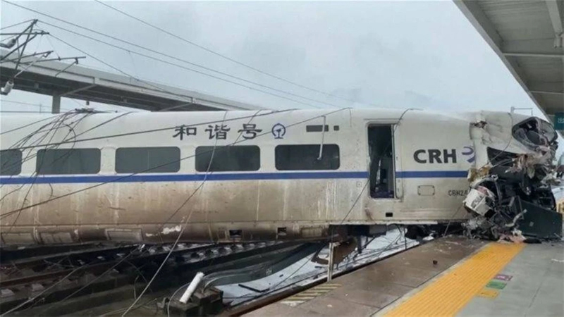 قطار يصدم مجموعة عمّال في الصين ويودي بحياة ١١ شخصًا