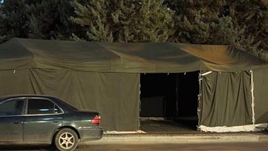 العسكريون المتقاعدون ينصبون خيمهم في ساحة رياض الصلح