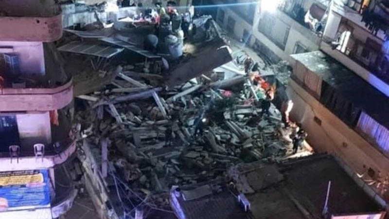 انهيار مبنى سكني في القبة بطرابلس واحتجاز عائلة تحت الأنقاض