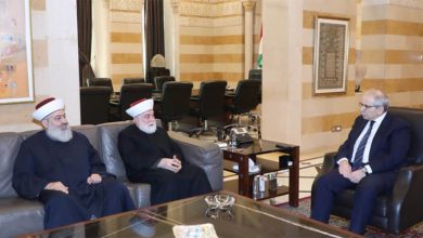 رئيس الحكومة يواصل لقاءاته السياسية والدينية في السرايا