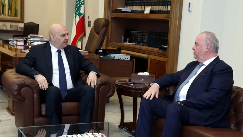 العماد جوزاف عون ووزير الاتصالات شارل الحاج