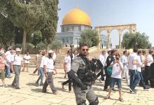 مستعمرون في باحة المسجد الأقصى